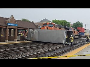 BNSF Intermodal train hits truck at la grange, il