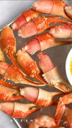 Elevate your holiday hosting with the OceanBox Seacuterie Box, a premium selection of ready-to-serve seafood that makes entertaining effortless. ✨ This curated box includes: 🦐 Colossal Shrimp 🦞 Cold Water Lobster Tails 🦀 Snow Crab Claws Each item is chef-quality and perfect for building a stunning seacuterie board. Whether you’re hosting a holiday party, planning a special dinner, or looking for a show-stopping appetizer, this box brings restaurant-level luxury straight to your table. Make yo