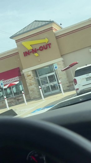 First Impressions of In-N-Out Burger Experience