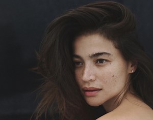 Anne Curtis stuns with barefaced birthday shoot