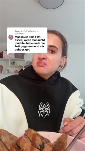 Replying to @Petra Richter