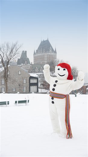 🎭❄️ Le Carnaval de Québec s’en vient! L’hiver sort son plus beau costume et on se prépare à vibrer au rythme du plus grand carnaval d’hiver au monde! 🥳☃️ Défilés colorés, sculptures de glace, soirées festives, défis nordiques… et bien sûr, Bonhomme qui mène la danse! Êtes-vous prêt? Du 6 au 15 février 2026, c’est le moment de sortir votre tuque la plus « funky », de réchauffer votre sourire et de plonger dans une ambiance où le froid n’a aucune chance. 😉 . 🎥: Carnaval de Québec 📍: Québec ci