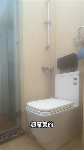 活氧主動擴散，快速分解異味與黴味 產出活氧水可用來清潔，效果看得見 ✅強力除濕 ✅活氧殺菌 ✅雙重清潔 不只是除濕機，更是浴廁守門員💪 | Future Lab. 未來實驗室