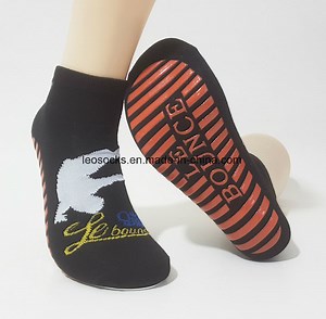 [Hot Item] Custom Non Slip Socks Park Trampoline Grip Socks