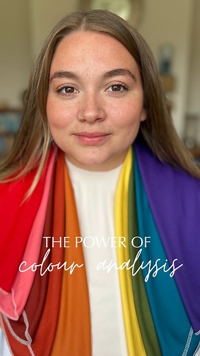 The POWER of colour analysis✨ Step away from only wearing black and start living life in full colour! This is my gorgeous friend Issy, who has been an Autumn since she was around 11 years old. After over a decade of being a soft autumn, she decided to come in for a rerate to see if she had shifted within her season. Which is exactly what had happened! As she has grown up she is now able to take the slightly brighter colours in the Autumn palette and is now a beautiful Autumn Leaf. We loved playi