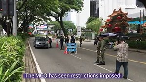 21 reactions | OUT IN FORCE: Malaysian soldiers were see in Kuala Lumpur on Sunday (22 March) assisting police in enforcing the country's movement control order. Read the latest: https://bit.ly/2Jc6YPj (Video by Fadza Ishak for Yahoo News Singapore) | Yahoo Malaysia | Facebook