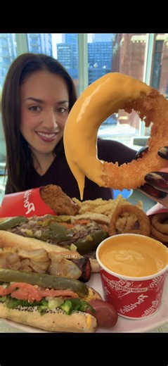 trying Portillo’s for the FIRST time in Chicago 😜 the onion rings and cheese sauce are UNMATCHED #portillos #chicagofood #mukbang #eating #eatwithme