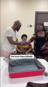 Young traveler decides to help friend #viralshorts #shortvideo #youtubeshorts #funny #comedy #foryou