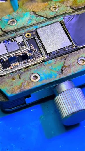 iPhone repair solution on Instagram: "iPhone 8 Charging issue 📲#iphonerepair #likefollowshare #smartphone #foryoupage💙 #trendingréels"