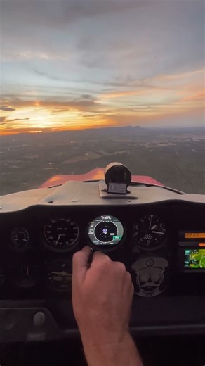 So many television screens in one unit! This is the GI275 fitted to the Scout’s panel.