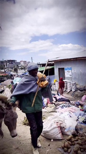 🌕 ህፃፅ x ደብረ ብርሀን 🌕 አምናን ያሞግሳል ዘንድሮ ላይ ቆሞን ሰው ሲበላ እያየ እሱ ቢያድር ፆሙን ጥቂቱ እየበላ ሀገር ያድራል ፆሙን #samidan #ሌላኛውመልኬ #ህፃፅ #ደብረብርሃን | Sami-Dan