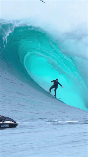 Big Waves Out At Sea #surf #bigwaves #surfing
