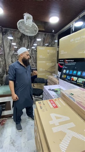 Smart jumbo L.E.D wholesale price 0309-9216000 Faisal baba Shop Shop no 17-18 Sohail electric palace Dubai hotel Sohrab market regal chowk Karachi Pakistan #anaskapakistan #foryou #led #lcd #tv #smartv | Anus Ka Pakistan