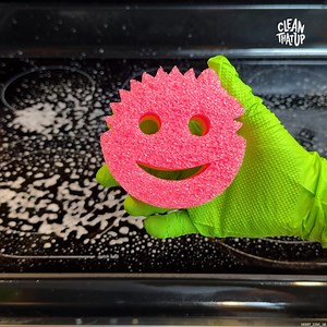 How to KEEP Your Glass Cooktop CLEAN #KitchenCleaning #CleaningTips #HouseCleaning #StoveCleaning | Clean That Up