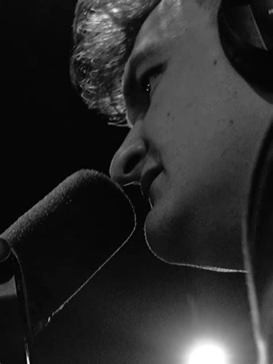 Breichiau Hir on Instagram: "💀 Gigs + Sengl Newydd 💀 Shows + New Single 💀 Dyma rhai o'r gigs sydd gyda ni wedi'i gyhoeddi eleni. Mwy i ddod. Dydd Gwener yma fyddwn ni'n rhyddhau sengl newydd, Pob Un Brwydr, ag yn chwarae yn @clwbiforbach ar yr un dydd gyda line up massive ar draws tri gigfan (ma' @alffaband, @lafantband, @yrhunanol, @malihahahaf, @manliketodz, @tokomololomusic, @pypi.slysh, @tonnauband a Betsan yn chwarae 🤯). This Friday we'll be releasing a new single, Pob Un Brwydr, and we