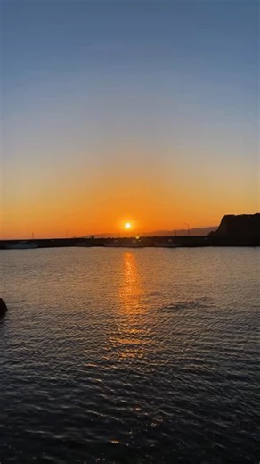 満ちてくる心の宿 吉夢(鴨川 小湊温泉)【公式】 | ＼都心から車でわずか90分。夕陽と海の恵みに癒される、至福のリゾートへ。／ 今回は、空フロア「瑞雲」でのご滞在をご紹介いたします。 お部屋はゆとりある70平米。 冷蔵庫内のドリンクはすべて無料で、 ジョセフ・ペリエのシャンパン、房総産のクラフトチューハイなどもご用意。... | Instagram