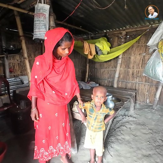 988K views · 60K reactions | সন্তানকে এক মুঠো ভাত দিতে না পারা অসহায় একটি মায়ের গল্প | সিরাজগঞ্জ #অভাবী_মায়ের_গল্প #ইজারাপাড়া_চর #অসহায়_একটি_পরিবারের_গল্প #A_story_of_a_helpless_family #Heart_touching_video | Sohel taraz | Facebook