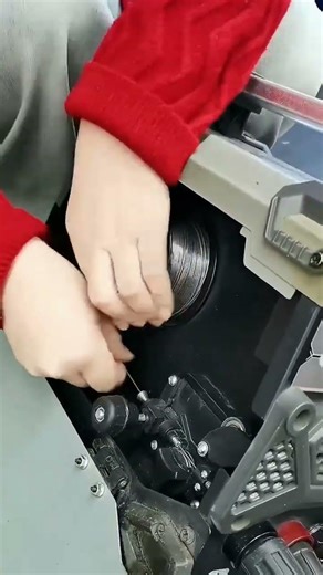 For beginners, here's a detailed guide on how to recycle solder wire spools