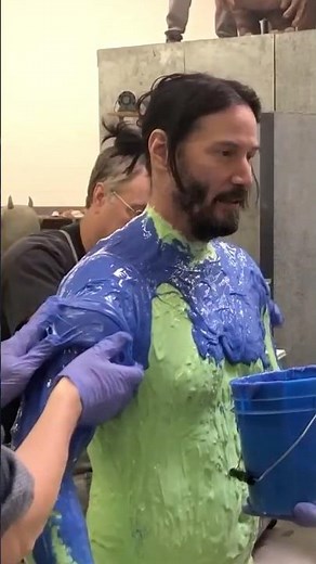 How Keanu Reeves got his new bodies made. Behind the Scenes of Bill and Ted