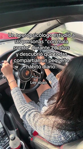 Un neuropsicólogo pasó más de 20 años estudiando a personas que se describían a sí mismas como “con mala suerte”, no para etiquetarlas, sino para entender por qué la vida se sentía cada vez más difícil sin importar cuánto esfuerzo pusieran. 1. Estas personas no estaban tomando peores decisiones ni eligiendo caminos equivocados. Lo que hacían —muchas veces sin darse cuenta— era filtrar la realidad buscando constantemente qué podía salir mal ❌ Antes de involucrarse en algo, su mente ya ensayaba el