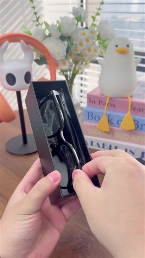 Discover Smart Glasses with Hidden Camera Features