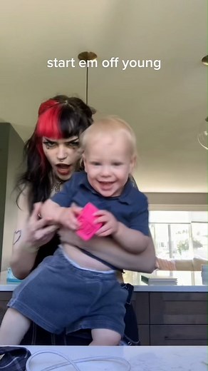 Korn Fanpage on Instagram: "The way the kid's laughing so hard i love it🤣🤣🤣 Cre: snuffgrlfriend on TT 💌(DM US FOR CREDIT OR REMOVAL! THANK YOU!) —————————— Follow @korn.4life and tag us in your next picture for a chance to be shared! . . . . . #korn #kornofficial #kornband #jonathandavis #jonathandaviskorn #jonathandavisfans #jamesmunkyshaffer #munky_korn #munkykorn #fieldykorn #fieldy #brianheadwelchkorn #brianheadwelch #davidsilveria #numetal #metalmusic #90s #trash #issues"