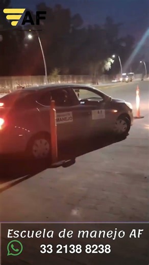 ¿Miedo a la reversa? Mira este ejercicio en espacios reducidos 🚗