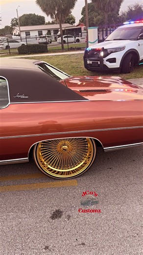 Chevrolet Impala Vert with 24-Inch Dayton Wire Wheels