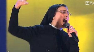 Singing nun stuns Italian judges