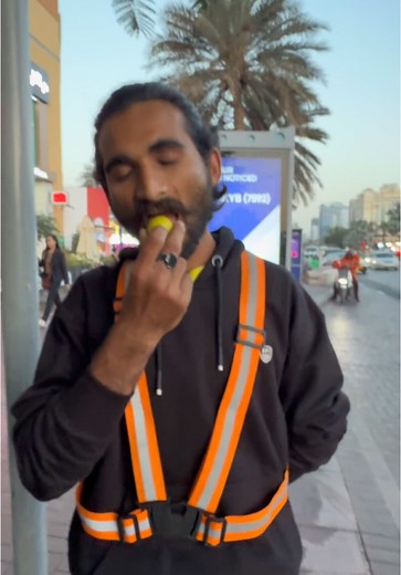 Lemon Eating Challenge: A Hilarious Taste Test