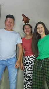 Jugando con mis padres la papa se quema jaja muy divertido humor🤭🤣 | Katherine La Aguilita