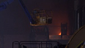 'Suspicious' fire engulfs old jam factory in Melbourne's east