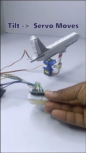 Arduino Servo Motor Control using Accelerometer🤖| Gesture Control #arduino #arduinoprojects #Shorts