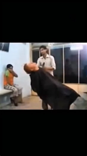 amv meme on Instagram: "#🇯🇵Japan is turning footsteps into electricity! Using piezoelectric tiles, every step you take generates a small amount of energy. Millions of steps together can power LED lights and displays in busy places like Shibuya Station. A brilliant way to create a sustainable and smart city • turning m..."