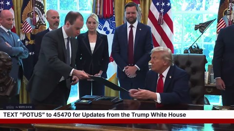 Trump signs executive order ending cashless bail