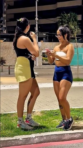 The chance was theirs...he blatantly ignored it 😳 #humor #prank