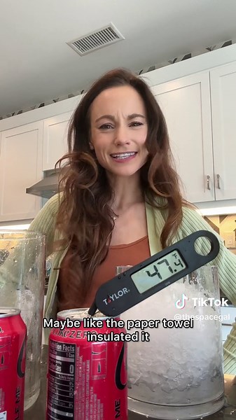 Replying to @Cass trying the paper towel trick!