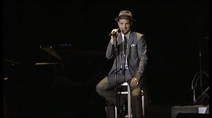 „Ich war der Fachmann in Sachen Anna, Jetzt folg ich dir und ihm wie so'n Spanner Durch diese mondhelle Nacht. Ich seh genau was ihr macht Doch alles, was ich weiß ist, Dass ich nichts mehr weiß.“ ~Roger Cicero, ein Fachmann in Sachen Anna | Roger Cicero