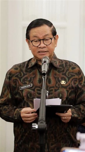 Pramono Anung on Instagram: "Jakarta berdiri bersama seluruh wilayah di Indonesia. Karena sejatinya, kekuatan bangsa ini terletak pada semangat gotong royong. Bismillah, Indonesia melangkah menuju 2026 dengan kondisi yang lebih baik, aamiin."