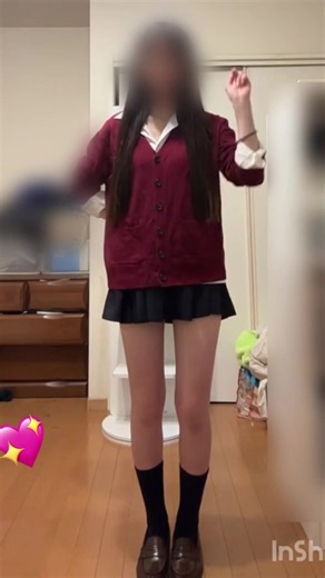 痩せてから制服着るの楽しい✨ 寝起き髪ボサボサ😭 背景汚すぎる笑笑笑笑笑笑 #ダイエット #ダイエット方法 #ダイエット記録 #yfp #おすすめ