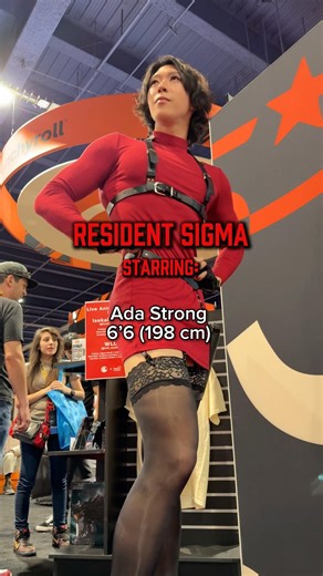 Resident Evil IRL: Leon and Ada are SOO TALL!! (and strong)