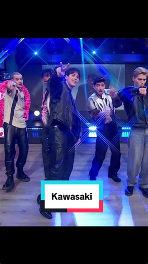 Hoy estuvieron con nosotros los #SantosBravos para enseñarnos el baile de #Kawasaki