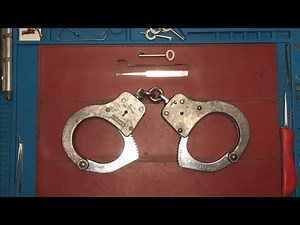 Escaping IK70 prison handcuffs with homemade tensioner/escape tool #shacklemen