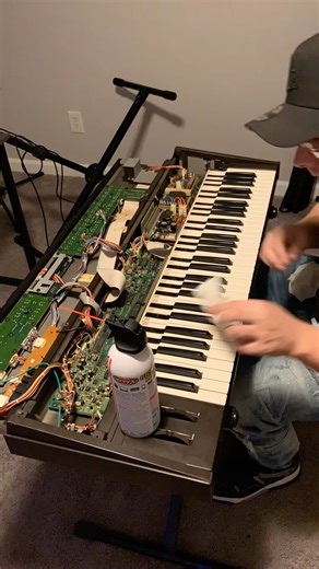 DX7 Key repair #synthesizer #repairwork #dx7 #synth #yamahadx7 #timelapse