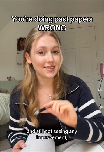 How to ACTUALLY use past papers effectively in your revision #gcse #alevels #pastpaper #mocks #revision