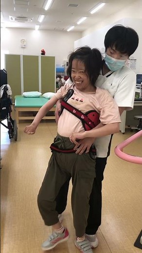 脳性麻痺リハビリ介助歩行
