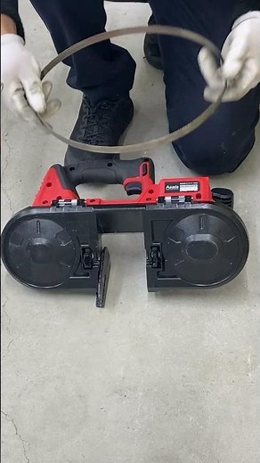 アサダ 充電バンドソーの刃を交換 #空調設備 #職人 #shorts