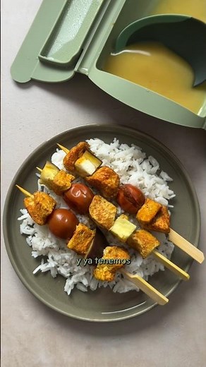 Brochetas de pollo y verdura