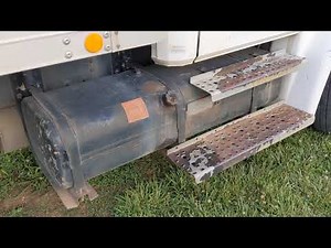 1997 Freightliner FL70 / FL60 / FL50 Review | Start Up | Walk Around | Cummins 5.9