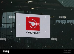 Bochum, Deutschland. 18th Jan, 2025. 1. Bundesliga - VfL Bochum - RB Leipzig am 18.01.2025 im Vonovia Ruhrstadion in Bochum Anzeigetafel/Videoleinwand mit dem Video Assist Logo/VAR - Feature, Symbol, Symbolfoto, charakteristisch, Detail Foto: osnapix DFL regulations prohibit any use of photographs as image sequences and/or quasi-video Credit: dpa/Alamy Live News Stock Photo - Alamy